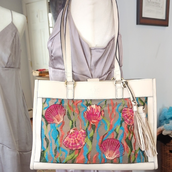 Patricia Nash Handbags - NWOT Patricia Nash Gianella Leather and Mesh Tote Bag-Seashell Latte